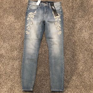NWT Express embroidered skinny jeans in size 4